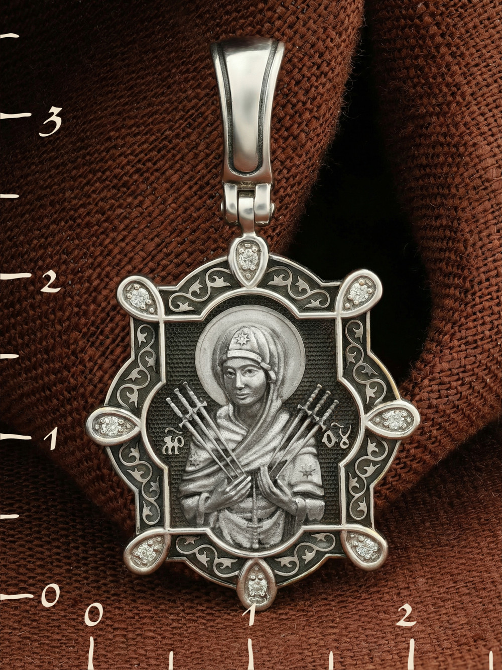 Образок из белого золота c бриллиантами