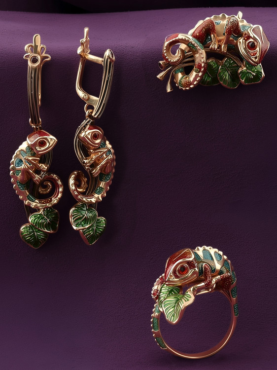 Подвеска из золота c эмалью и гранатом