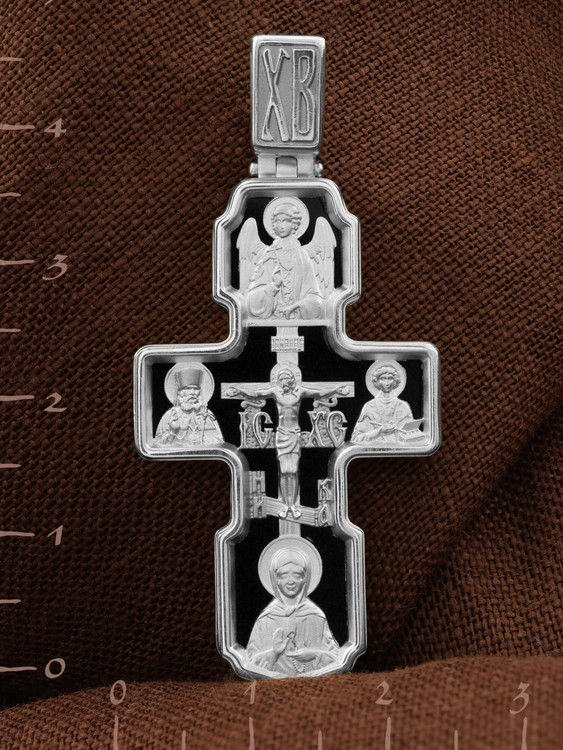 Крест из белого золота c ониксом