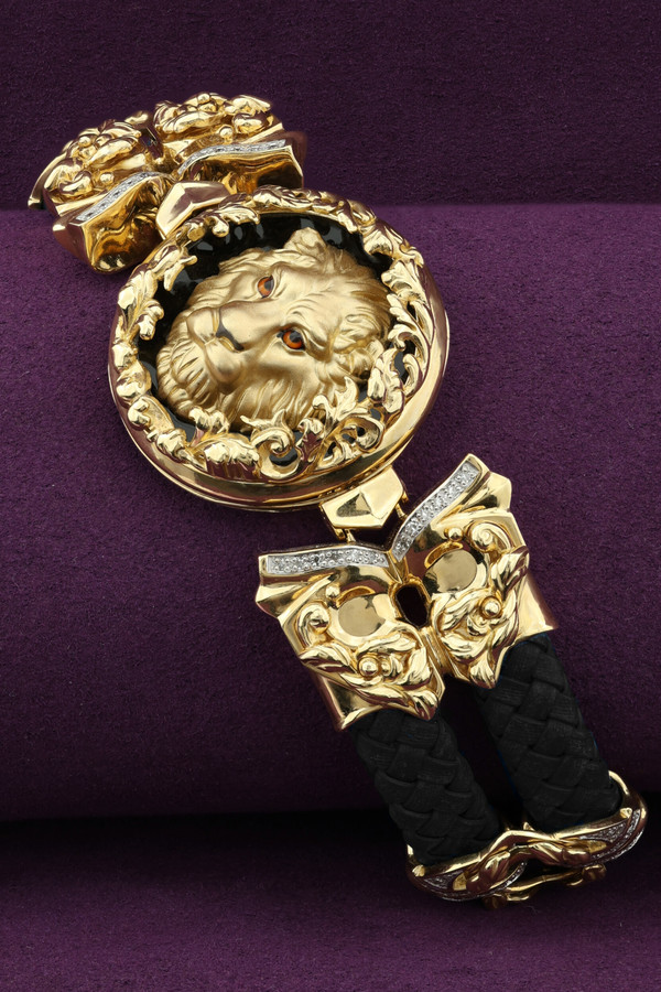 Браслет из лимонного золота c эмаль , бриллиантами, шнурком и ониксом