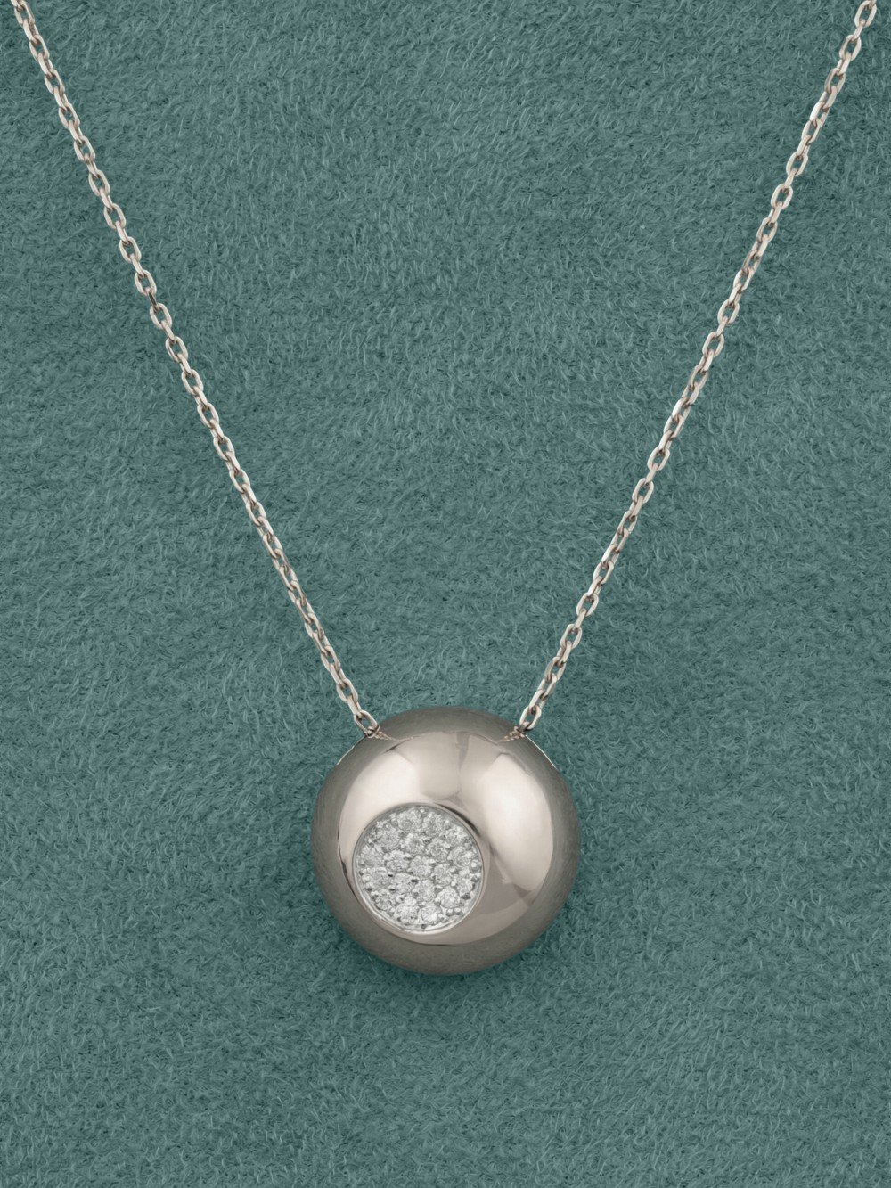 Колье из белого золота c бриллиантами