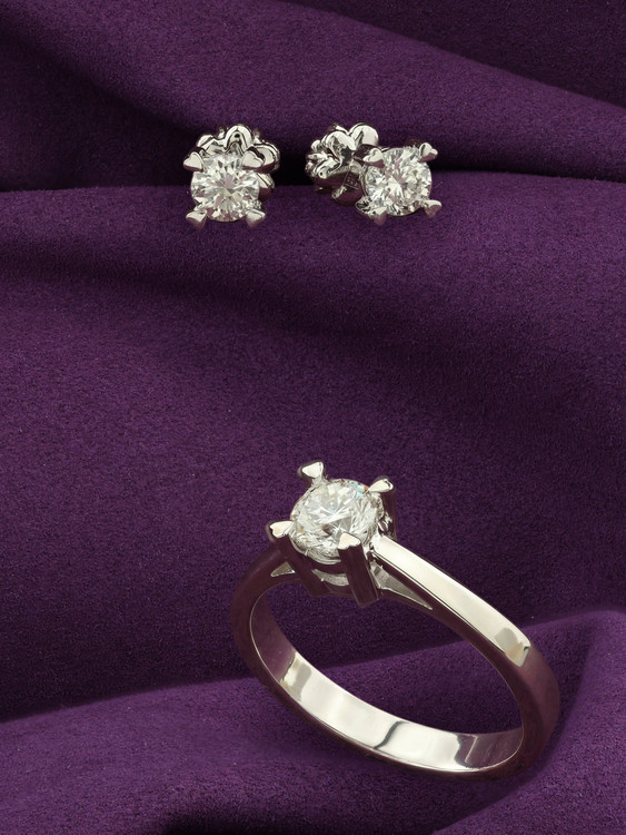 Кольцо из белого золота c бриллиантами