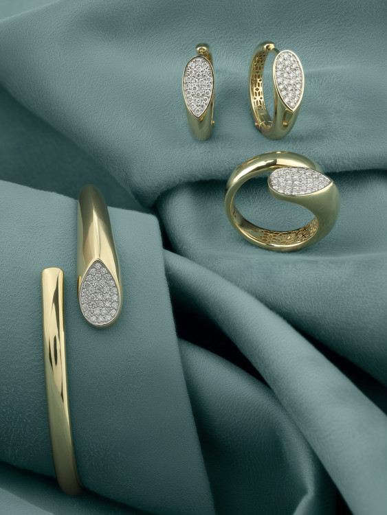 Серьги из лимонного золота c бриллиантами