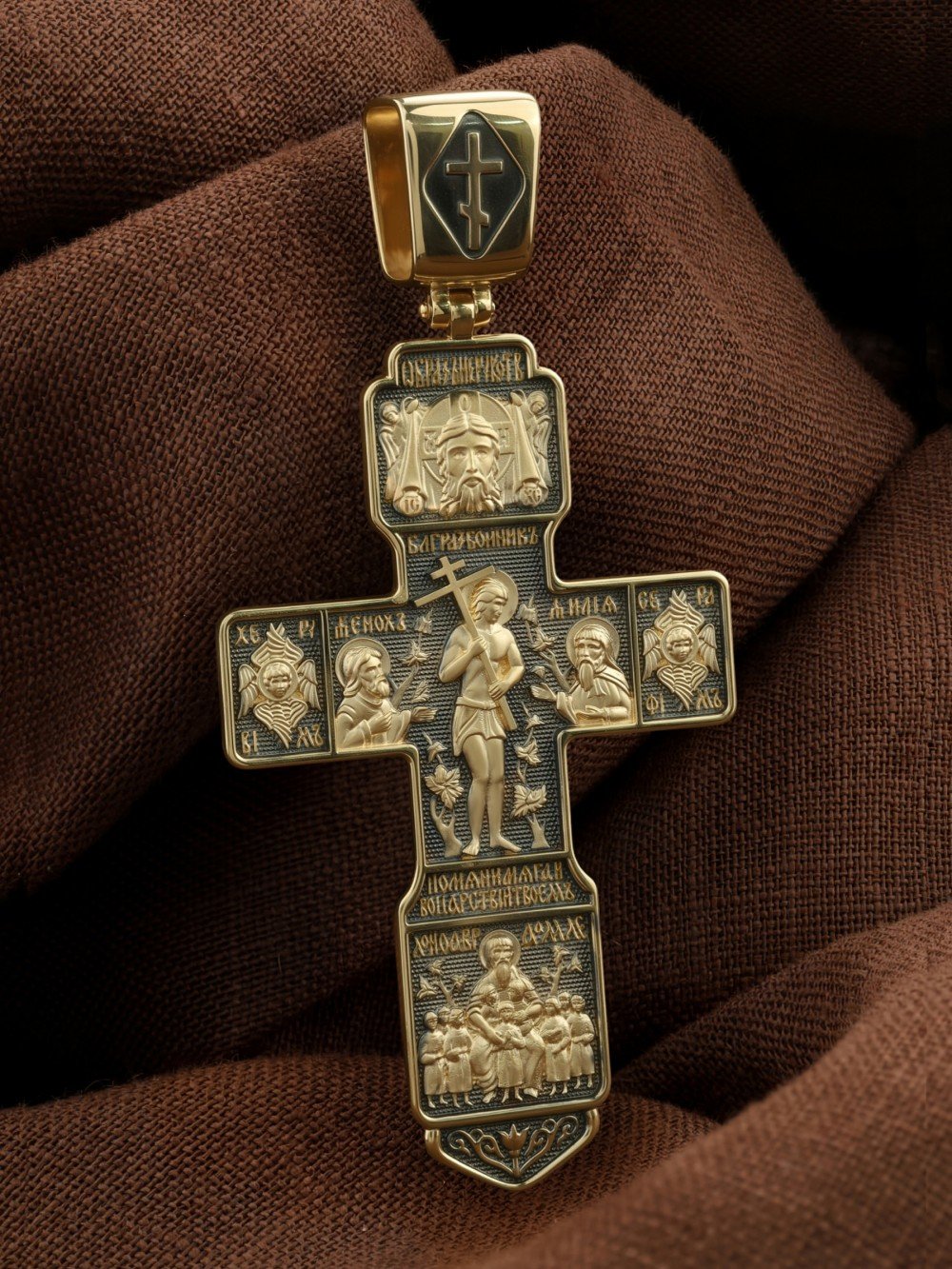 Крест из лимонного золота