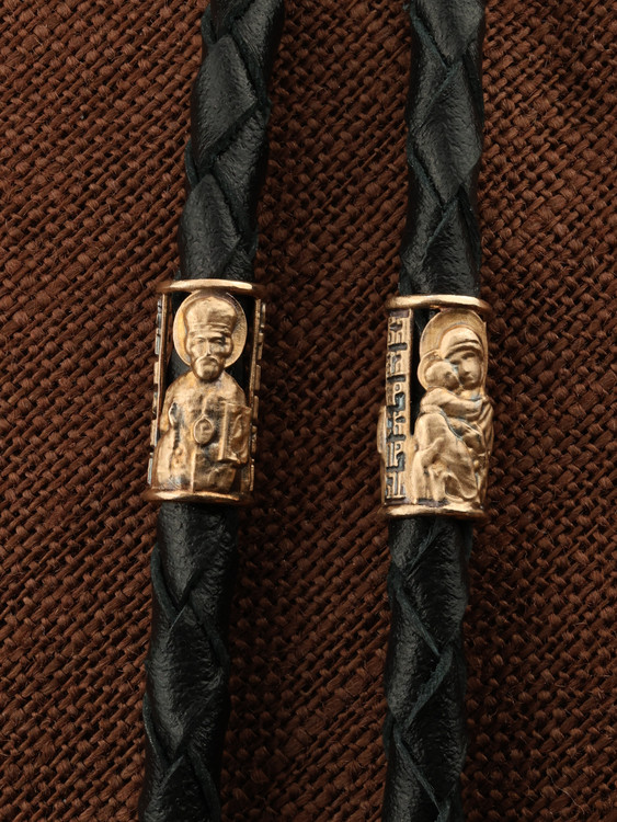 Шнурок кожаный из золота c кожаным шнурком