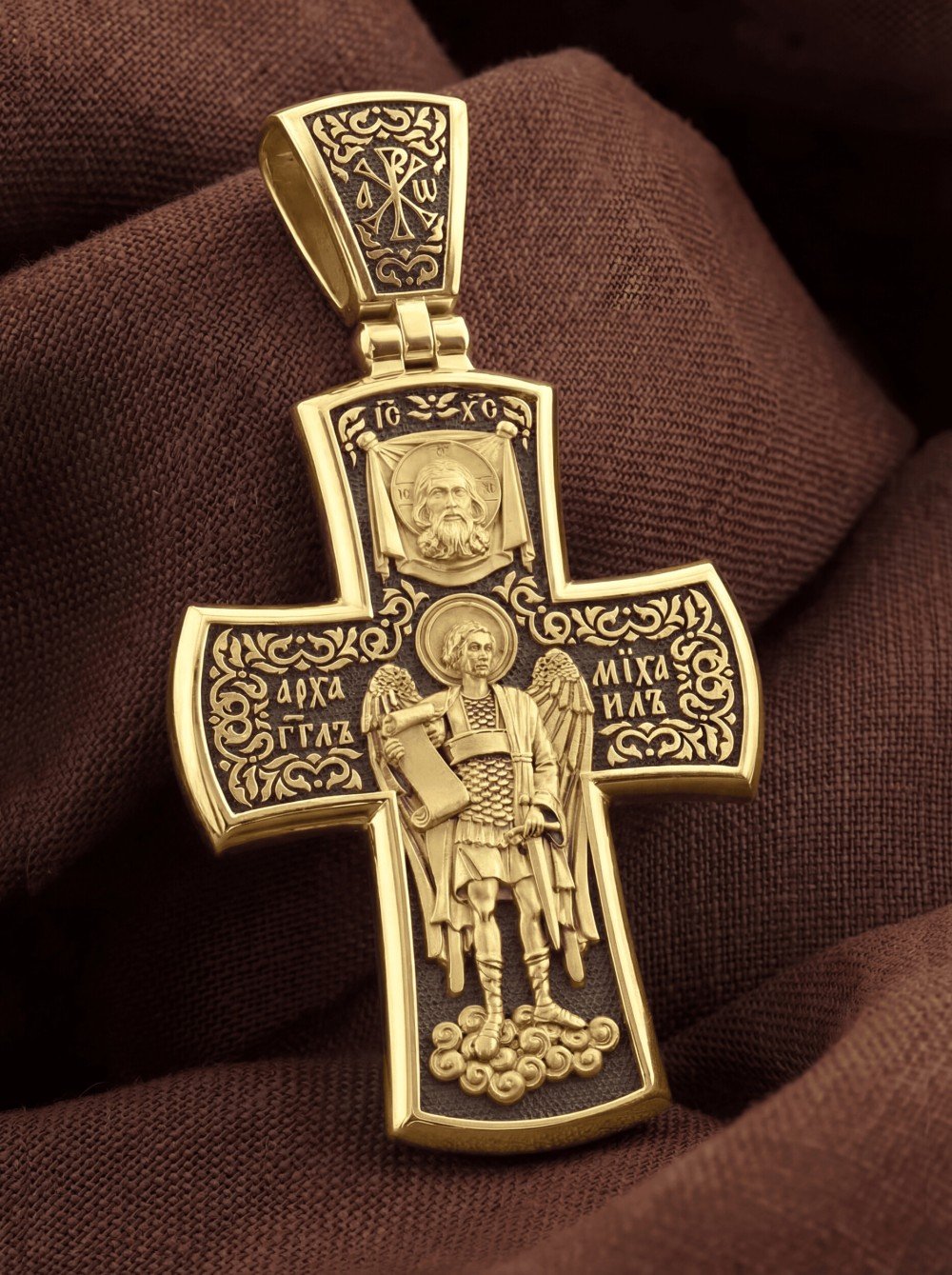 Крест из лимонного золота