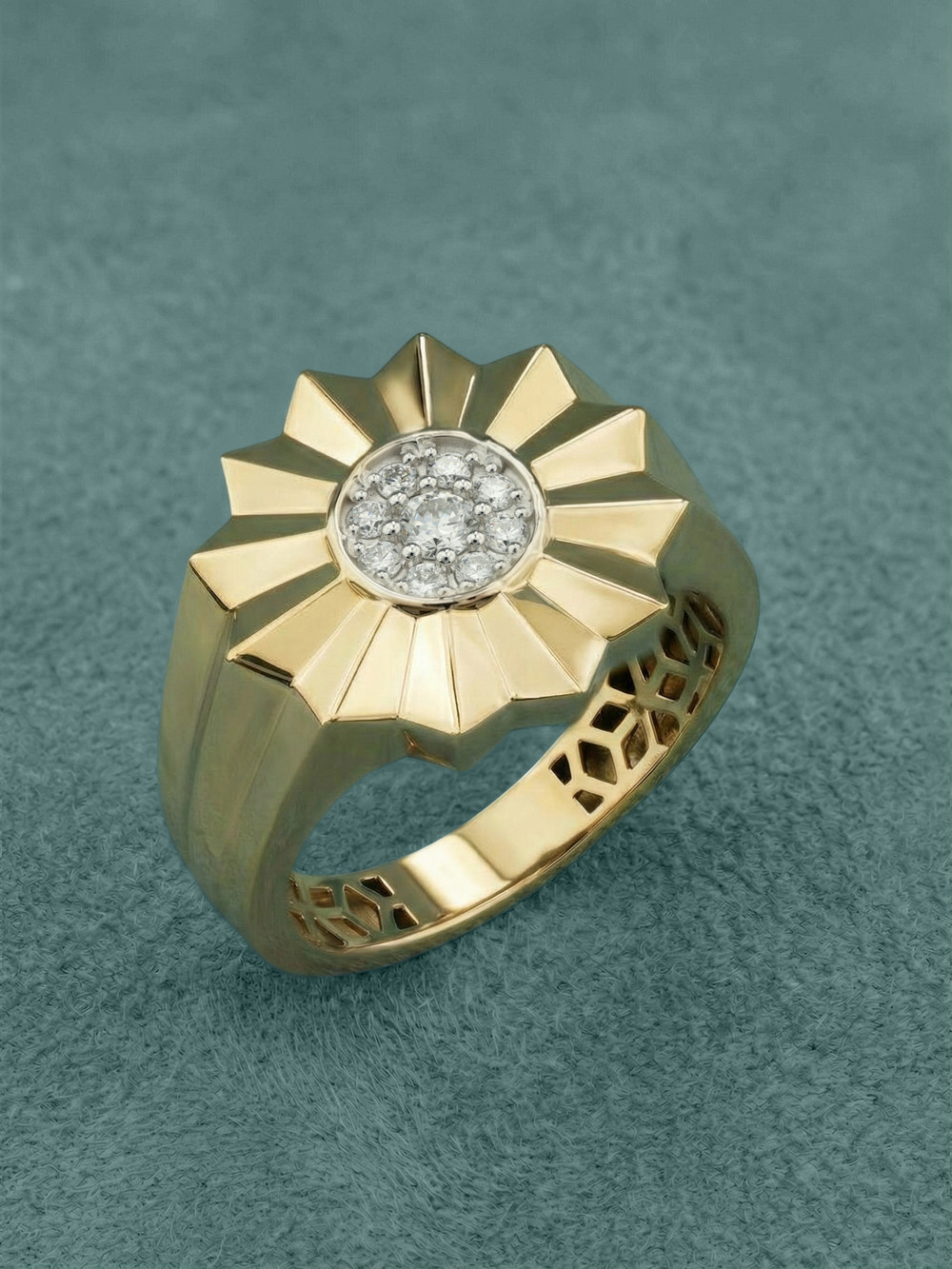 Кольцо из лимонного золота c бриллиантами