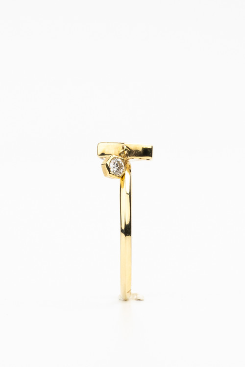 Кольцо из лимонного золота c бриллиантами и перламутром