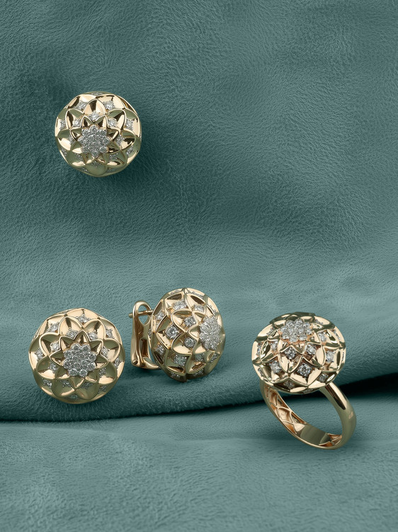 Кольцо из золота c бриллиантами