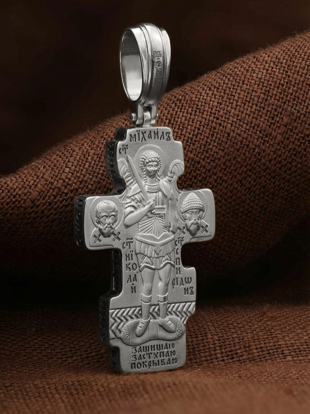 Крест из белого золота