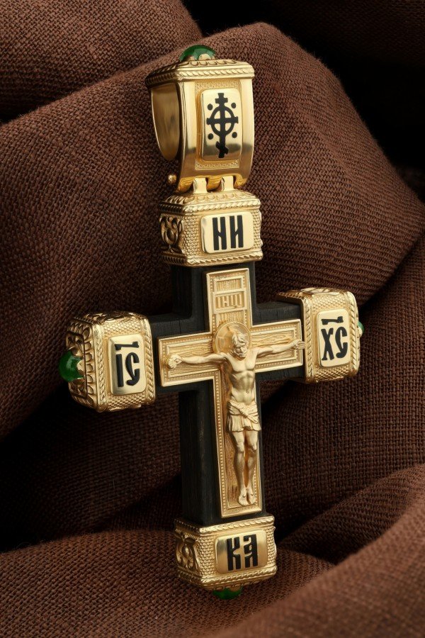 Крест из лимонного золота c эмаль , хризопразом и эбеновым деревом