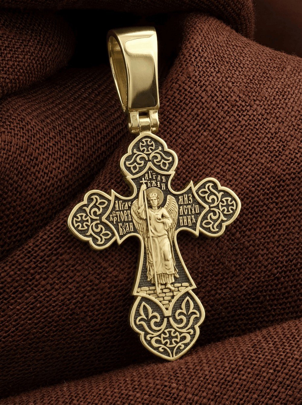 Крест из лимонного золота