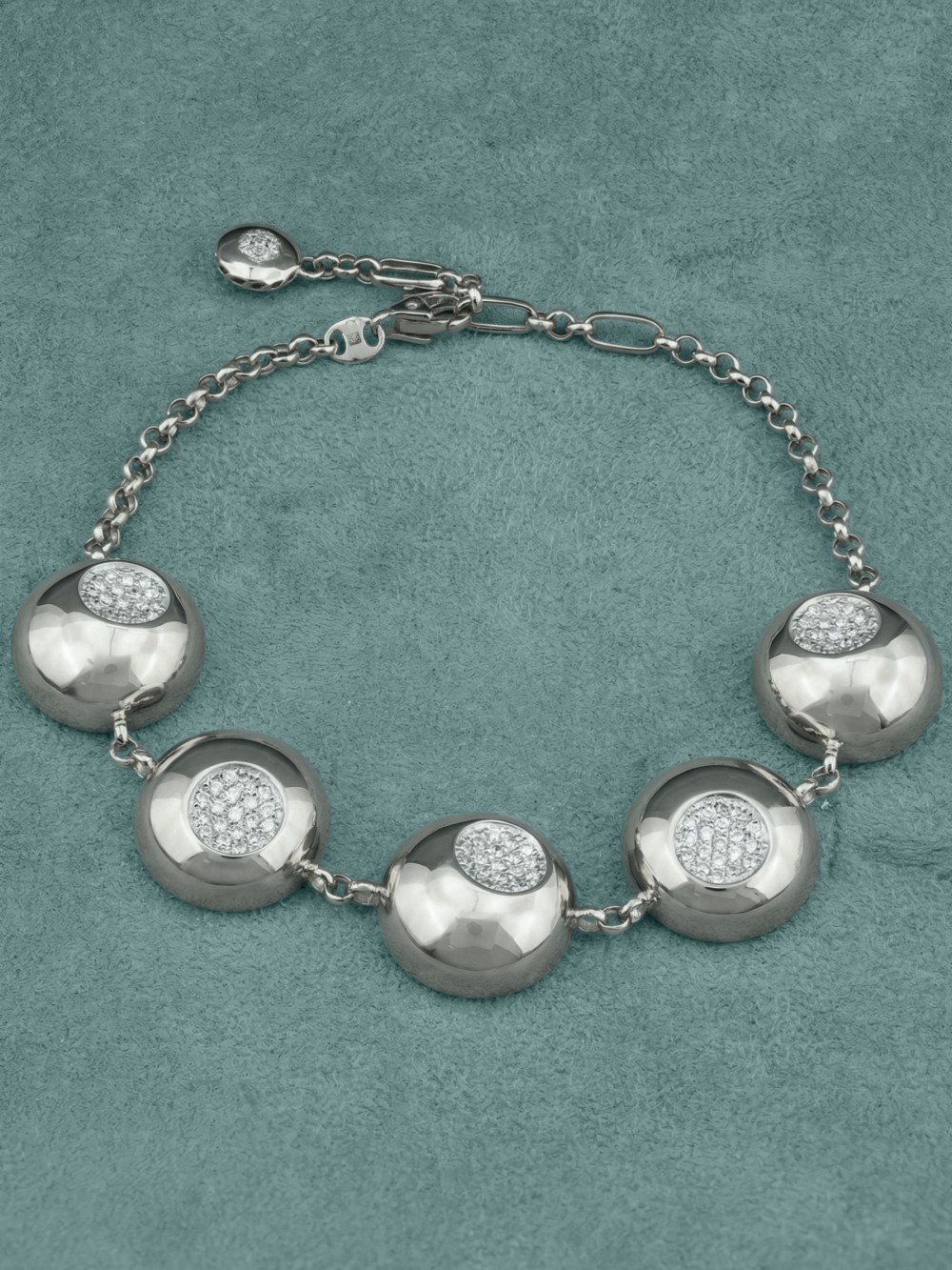 Браслет из белого золота c бриллиантами