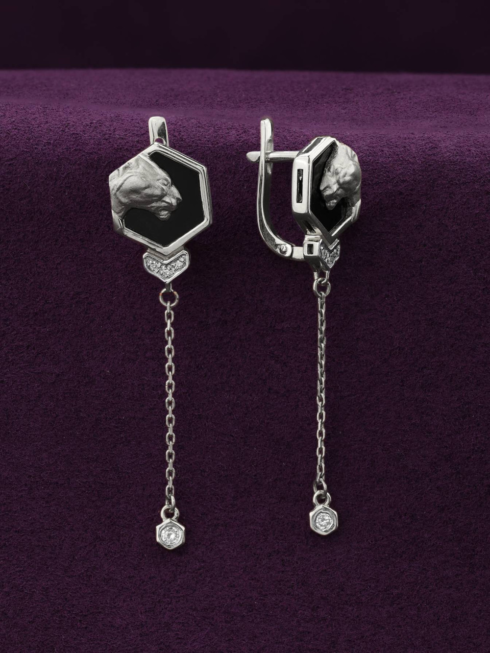 Серьги из белого золота c бриллиантами и ониксом