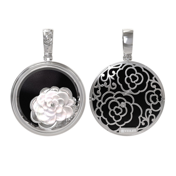 Подвеска из белого золота c ониксом и перламутром