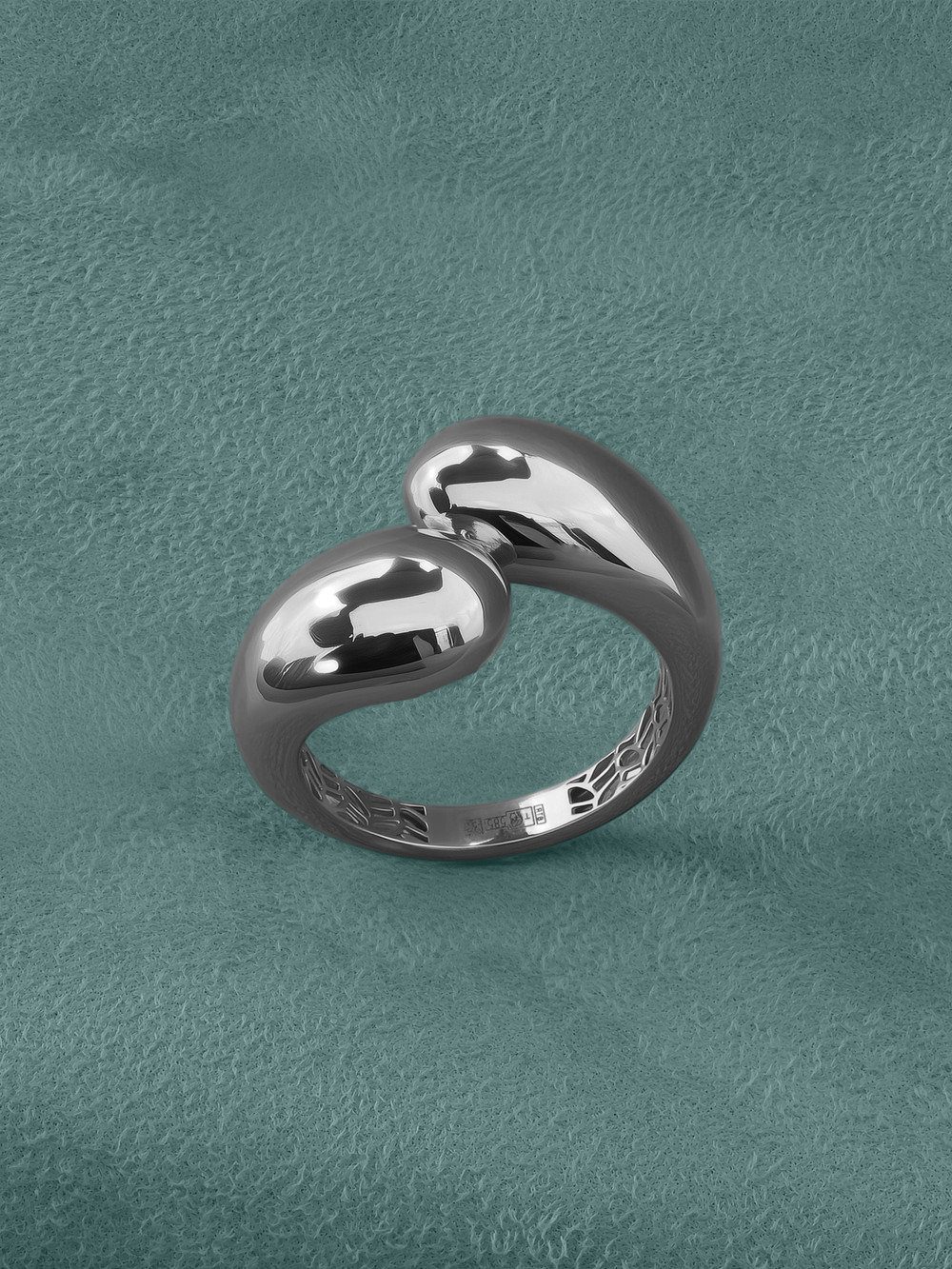 Кольцо из белого золота