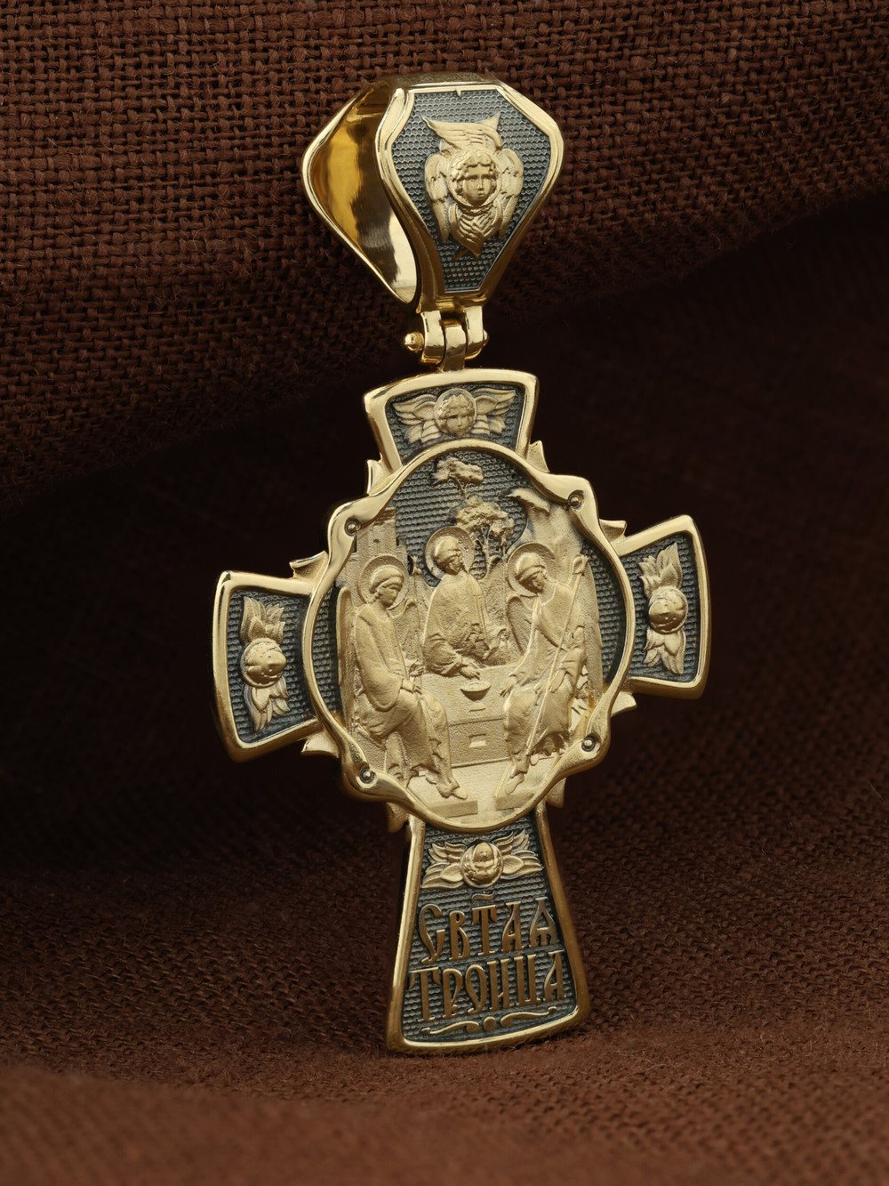 Крест из лимонного золота