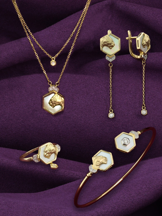 Колье из лимонного золота c бриллиантами и перламутром