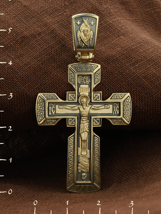 Крест из лимонного золота